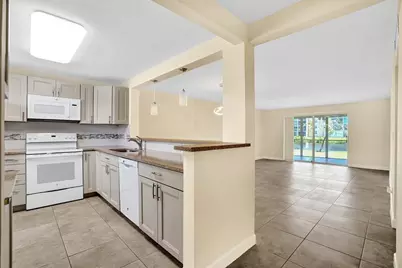 301 SE 3rd St, Unit #110, Dania Beach, FL 33004 - Photo 3