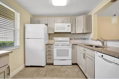 301 SE 3rd St, Unit #110, Dania Beach, FL 33004 - Photo 15