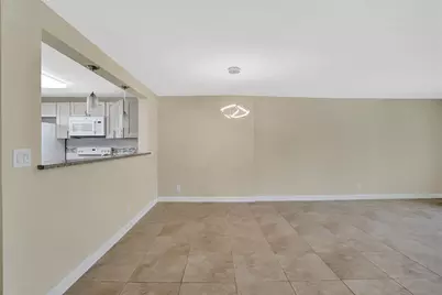 301 SE 3rd St, Unit #110, Dania Beach, FL 33004 - Photo 11
