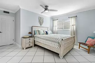 865 NE 5th St, Deerfield Beach, FL 33441 - Photo 23