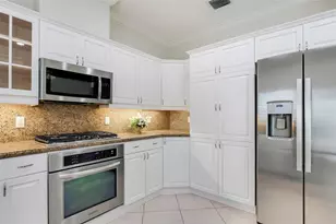 320 NE 7th Ave, Fort Lauderdale, FL 33301 - Photo 3