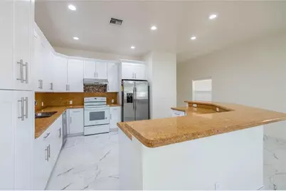 819 SW 7th Ave, Unit #819, Fort Lauderdale, FL 33315 - Photo 5