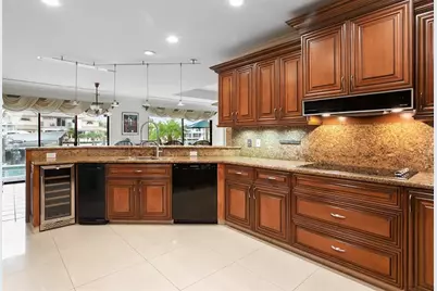 2365 NE 28th St, Lighthouse Point, FL 33064 - Photo 43