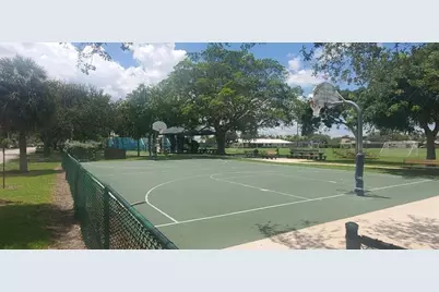 2365 NE 28th St, Lighthouse Point, FL 33064 - Photo 45