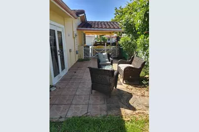 5004 NW 49th Rd, Tamarac, FL 33319 - Photo 9