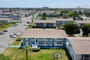 340 W Horizons Unit, Boynton Beach, FL 33435 - Photo 3