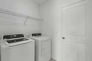 12121 Monterey Pine Ln, Fort Myers, FL 33966 - Photo 17