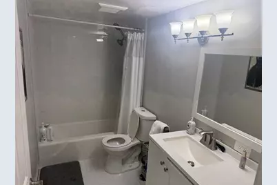 7208  Fairway Dr, Unit #I9, Miami Lakes, FL 33014 - Photo 9