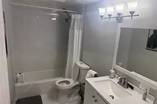 7208 Fairway Dr, Miami Lakes, FL 33014 - Photo 9