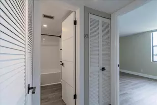 113 Lake Emerald Dr, Oakland Park, FL 33309 - Photo 13