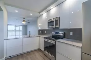 113 Lake Emerald Dr, Oakland Park, FL 33309 - Photo 3