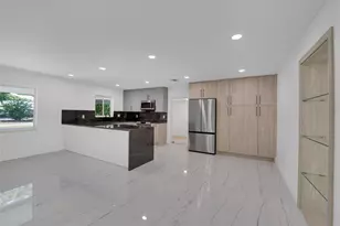 121 SE 8th St, Pompano Beach, FL 33060 - Photo 3