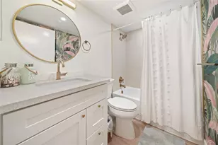 2240 N Cypress Bend Dr, Pompano Beach, FL 33069 - Photo 17