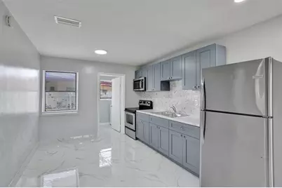 260 NE 41st St, Oakland Park, FL 33334 - Photo 9