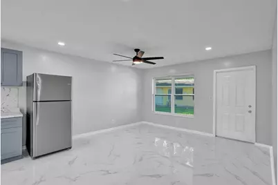 260 NE 41st St, Oakland Park, FL 33334 - Photo 15