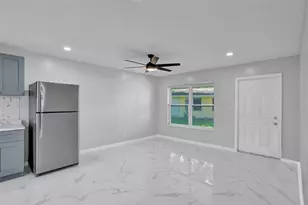 260 NE 41st St, Oakland Park, FL 33334 - Photo 15