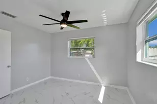 260 NE 41st St, Oakland Park, FL 33334 - Photo 23