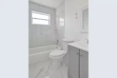 260 NE 41st St, Oakland Park, FL 33334 - Photo 17