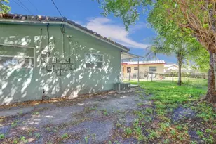 260 NE 41st St, Oakland Park, FL 33334 - Photo 39