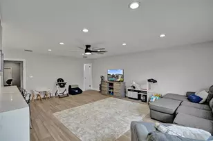 3991 N 41st Ct, Hollywood, FL 33021 - Photo 15