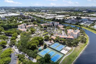 2314 S Cypress Bend Dr, Pompano Beach, FL 33069 - Photo 17