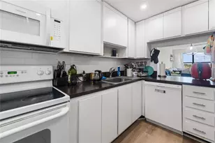 2314 S Cypress Bend Dr, Pompano Beach, FL 33069 - Photo 3