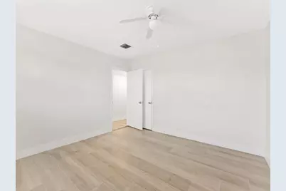 311 W Sample Rd, Deerfield Beach, FL 33064 - Photo 23