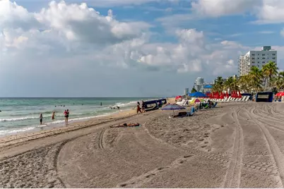 324  Indiana St, Hollywood, FL 33019 - Photo 13