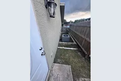 2750 SW 140th Ter, Davie, FL 33330 - Photo 17