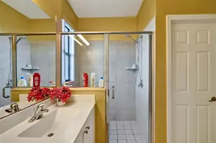 10396 W 34th Ln, Hialeah, FL 33018 - Photo 19