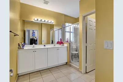 10396 W 34th Ln, Hialeah, FL 33018 - Photo 17