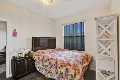 10396 W 34th Ln, Hialeah, FL 33018 - Photo 13