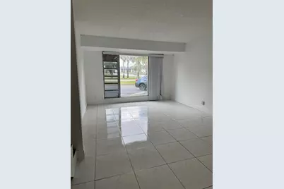 8031  Lagos De Campo Blvd, Unit #L-3, Tamarac, FL 33321 - Photo 15