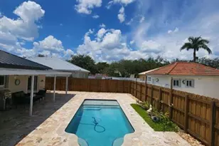 8885 NW 175th St, Hialeah, FL 33018 - Photo 7