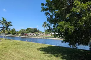 6606 NW 95th Ave, Tamarac, FL 33321 - Photo 5