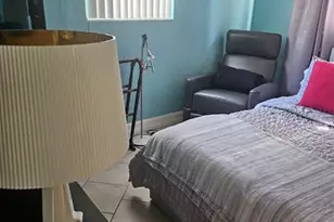 1045 SE 15th St, Fort Lauderdale, FL 33316 - Photo 13