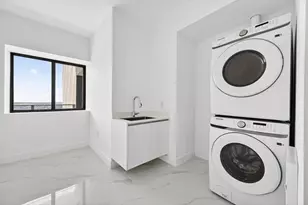 700 NE 24th St, Miami, FL 33137 - Photo 11