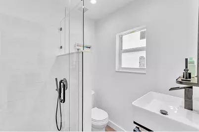 649 NE 16th Ter, Fort Lauderdale, FL 33304 - Photo 17