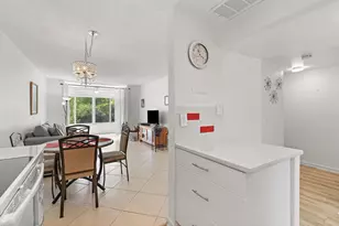 9660 Sunrise Lakes Blvd, Sunrise, FL 33322 - Photo 7