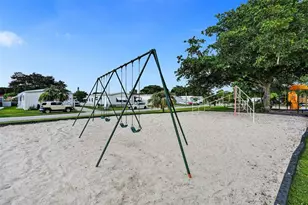 601 NW 215th Ave, Pembroke Pines, FL 33029 - Photo 13