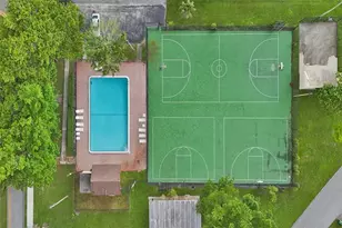 601 NW 215th Ave, Pembroke Pines, FL 33029 - Photo 9