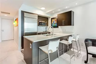 55 SE 6th St, Miami, FL 33131 - Photo 13