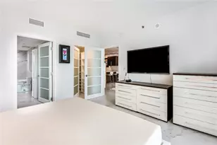 55 SE 6th St, Miami, FL 33131 - Photo 19