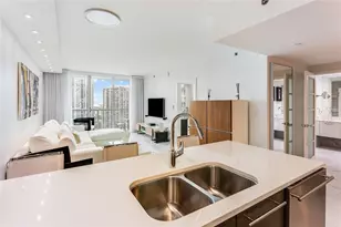 55 SE 6th St, Miami, FL 33131 - Photo 25