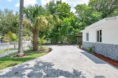 4520 SW 38th St, West Park, FL 33023 - Photo 13