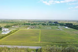 555 65th Ave SW, Vero Beach, FL 32968 - Photo 3