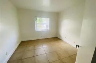 495 SE 8th St, Deerfield Beach, FL 33441 - Photo 5