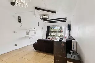 7897 Golf Cir Dr, Margate, FL 33063 - Photo 9