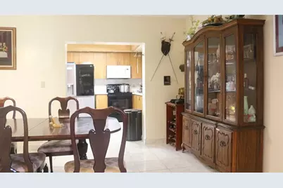 8261 NW 66th Ter, Tamarac, FL 33321 - Photo 9