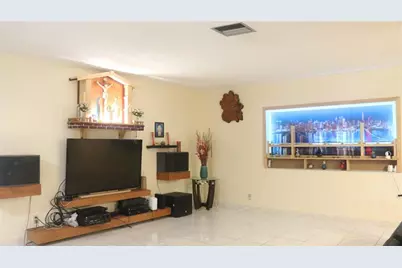 8261 NW 66th Ter, Tamarac, FL 33321 - Photo 5